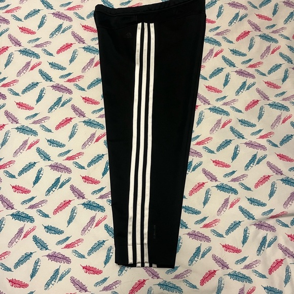 🌸Adidas Capri Leggings - Picture 5 of 5